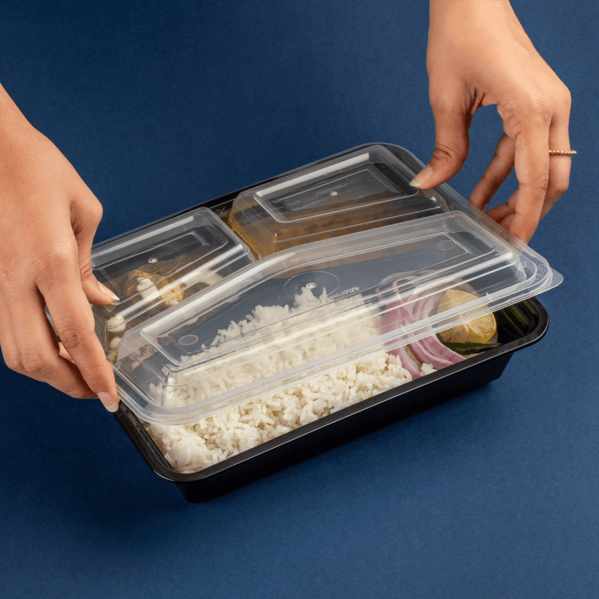 32oz Onyx PP 3-Compartment Container  (Black Base & Clear Lid Combo) 3